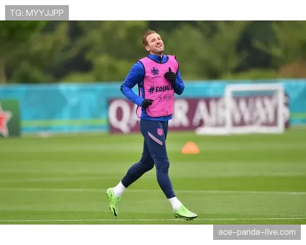 凯恩高位逼抢如何撕开防线并提升国家队关键战威胁？